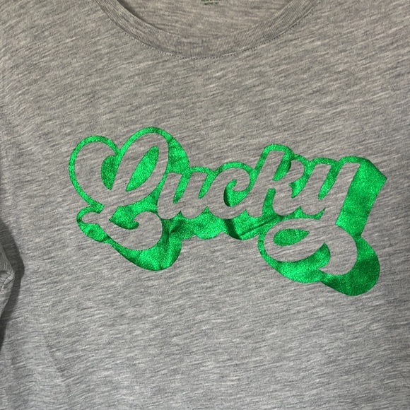 St Patrick Way to Celebrate Women's Lucky Graphic Print T-Shirt Gray / Size XL - Picture 6 of 10